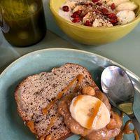 Banana bread and porridge at O Antigo Talho in Lisbon