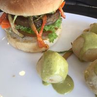 Vegan burger with Canarian potatoes and green mojo sauce at Belin Restaurante in Gran Canaria