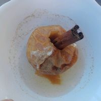 Sugar free, gluten free baked apple and cinnamon at El Quinto in Barcelona