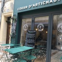 the outside of the restaurant  at Coeur d' Artichaut in Avignon