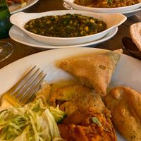 Veggie/vegan starters onion bahji & samosa plus salad  at Lassani in Courbevoie
