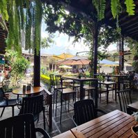 Setting at La Bruja Vegan Foods in Antigua