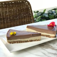 Cacao and vainilla cheesecake  at Makeout Colombia in Bogota