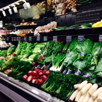 Produce at MOM's Organic Market in Washington