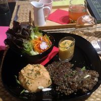 lentils, white bean cream, salad, spicy cream, vinegar at Vegetalicia in Namur