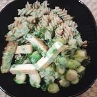 Le sentimental
Choux de Bruxelles poêlés, pâtes aux herbes, tofu et salade fraîche at Vegetalicia in Namur