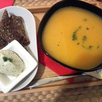 Potage butternut-carottes et boursin végétal at Vegetalicia in Namur