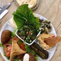 The mixed vegan plate at Tabouleh in Dusseldorf