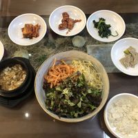 Bibimbap w/ sides that it comes with   at Oh Se Gae Hyang - 오세계향 in Seoul