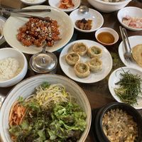 Mushroom noodle soup, fried chicken, mandoo, fried “egg” and bibimbap  at Oh Se Gae Hyang - 오세계향 in Seoul