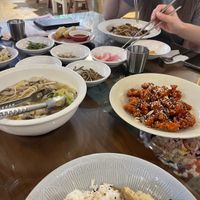 The. Food. Omg. On the bottom the Bulgogi. Then the amazing sweet and spicy „chicken“ on the right above. On the left is the Mushroom Hot Pot. The little plates are side dishes at Oh Se Gae Hyang - 오세계향 in Seoul