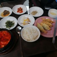 Spicy tofu stew + vegetable dumplings at Oh Se Gae Hyang - 오세계향 in Seoul