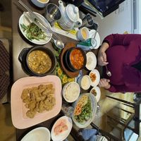 Bibimbap, fried chicken and tofu stew  at Oh Se Gae Hyang - 오세계향 in Seoul
