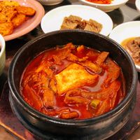 BEST STEW! GRILLED SOYMEAT STEW at Oh Se Gae Hyang - 오세계향 in Seoul