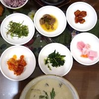 Perilla seed noodles and mushroom stew with small dishes at Oh Se Gae Hyang - 오세계향 in Seoul