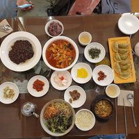 Main dishes at Oh Se Gae Hyang - 오세계향 in Seoul