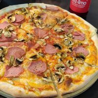 vegane Prosciutto e Funghi at Pizzeria Nero in Bielefeld