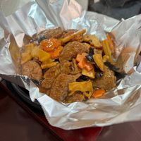 Sizzling vegan faux-meat (sha-cha sauce) at Pato Beikin in Valencia