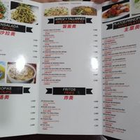 Vegan and vegetarian dishes at Pato Beikin in Valencia