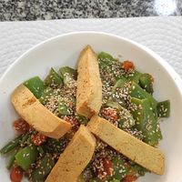 Tofu frito con verduras at Zarzuela in Lisbon