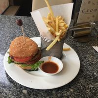 Hambúrguer vegano   at Zarzuela in Lisbon