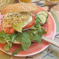 Bagel 'chickpea pleasure' at Bagels & Beans in Alphen Aan Den Rijn