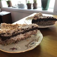 Raw cake ”chunky monkey” at Martens hus in Nykoping