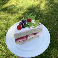 Vanilla and raspberry cake at Martens hus in Nykoping