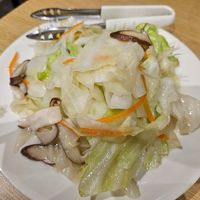 Seasonal veggies (cabbage), 時菜 NTD 110 at Tiān xiǎng sùshí fāng 天饗素食坊 in New Taipei City