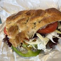 Focaccia mit Gemüse und Hummus 🫶🏻  at Küpfer Bäckerei-Cafe in Waldshut-tiengen