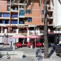 Aloha is up the stairs directly above the Mexican&Burger place. Outside seating under the straw parasols 😃 at Aloha Cafe in Sesimbra