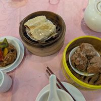 Dim sum breakfast at Treasure Vegetarian Restaurant 新聚寶素食 in Kowloon