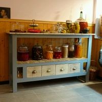 Zona de postres y conservas. at Zizinia in Barcelona