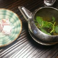 Té de menta y delicias turcas.  at Zizinia in Barcelona