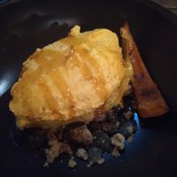 Der Oberhammer, die volle Portion Kürbis: Kürbismousse mit Kürbiskernöl-Sirup mir gebackenem Kürbis auf weisser Schoko-Kürbis Crumble und gerösteten Pistazien. Göttlich!! at Karls Kraut in Luzern