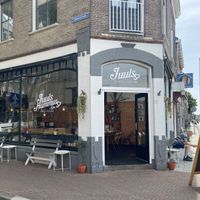 Outside  at Juuls Hummus in Utrecht