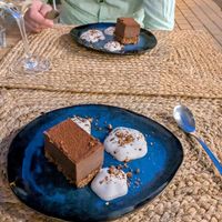 Vegan dessert: chocolate "cake" with vegan whip at La Part du Colibri in Crest