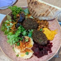 Yummy falafel bowl lunch at Weilands Wellfood in Berlin
