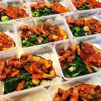 欢迎订购饭盒与甜品😋
今日菜单：叁巴鱼片👍 南乳炸素肉👍 清炒泰国芥兰👍 ABC马铃薯👍 摩摩喳喳甜品🍮
Today’s Menu: Sambal Fish Fille at Yuan Yuan 圓緣素食 - Chinatown in Central Singapore