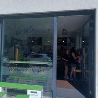 das "Vegetarisch" ist glücklicherweise nicht mehr aktuell at Grüngut in Berlin