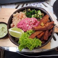 100% recommend Sapiens food, drinks and excellent service is a five starts restaurant. Perfect place to work, the wifi was very strong and is the perfect amount of quite and loud t at Sapiens in Santiago