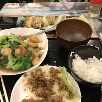 Dumplings and stir fried veg  at Taiwan Shokudo in Tokyo