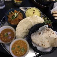 Peace, Love, Vegan Tali und Naan  at Indiya in Wels