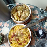 Mac n cheese and herby potatoes at Purezza Camden in London