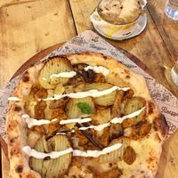 Couch potato pizza with a side of mac and cheese at Purezza Camden in London