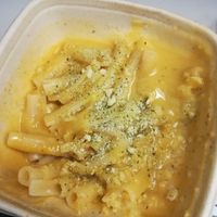 Takeaway mac n cheese at Purezza Camden in London