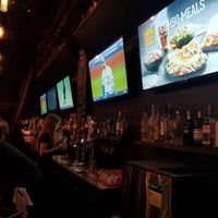 The bar and TVs at Founders in Los Angeles