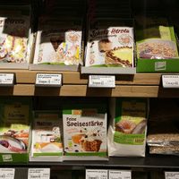 vegan sweets baking decoration at PurNatur in Kempten