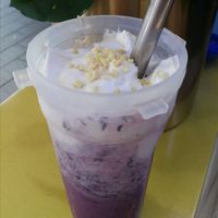 grape tea with nut cream at NUTTEA 堅果奶茶 in Taipei