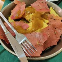 Scrambled eggs with ham at Hakuna Matata Veggie in Madrid